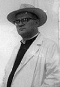 Padre Theo Pároco De Marialva